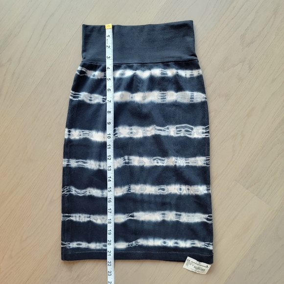 NWT American Apparel tie dye pencil skirt - Picture 7 of 7